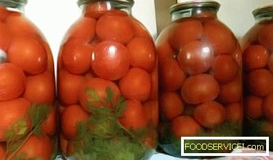 Havuç başında domates turşusu